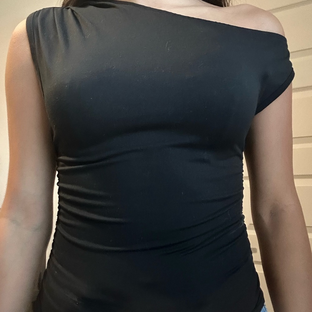 Black One-Shoulder Top